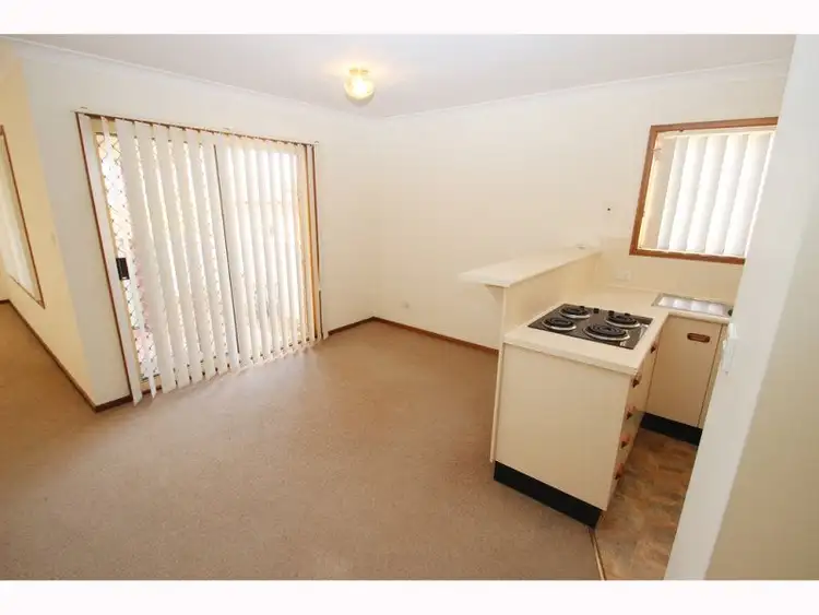 Fifth view of Homely villa listing, 4/17-19 Bakeri Circuit, Warabrook NSW 2304
