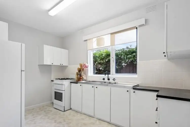 Third view of Homely apartment listing, 4/50 Robert Street, Bentleigh VIC 3204