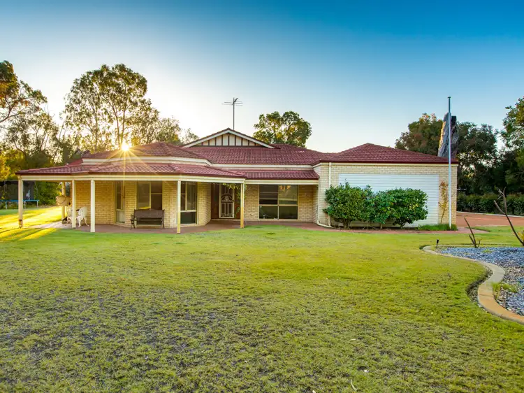 6 Oceanic close, Leschenault WA 6233