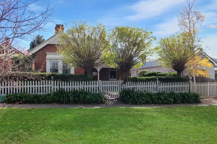 227 Bentinck Street, Bathurst NSW 2795