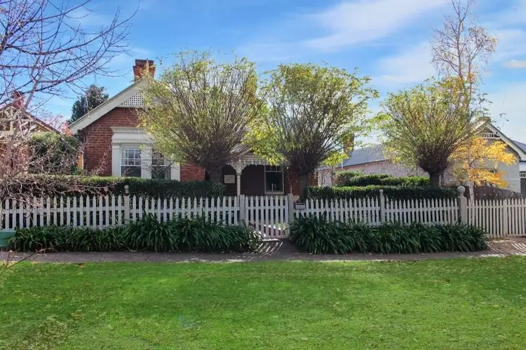 227 Bentinck Street, Bathurst NSW 2795