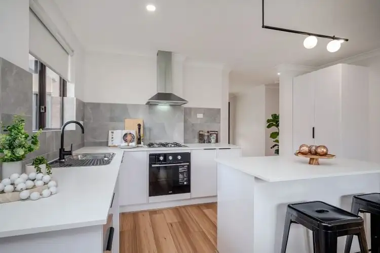 30 Astroloma Place, Koongamia WA 6056