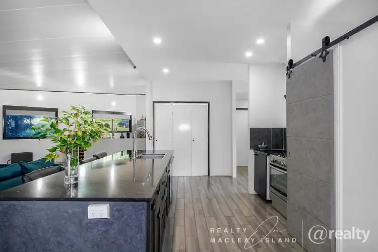 3 View Outlook, Macleay Island QLD 4184
