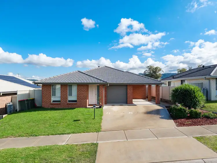 6 Reginald Drive, Kootingal NSW 2352