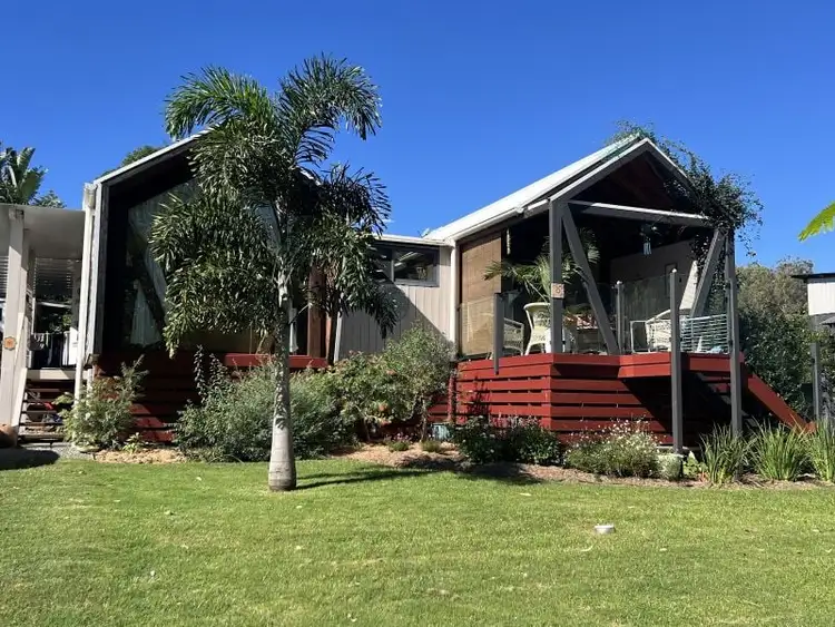 24 Waterside Drive, Macleay Island QLD 4184