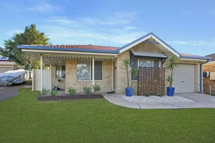 7 Newton Place, Blue Haven NSW 2262
