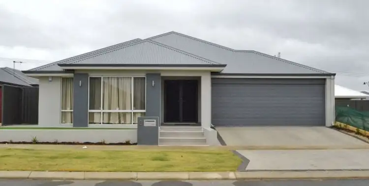 8 Lovage Street, Treeby WA 6164