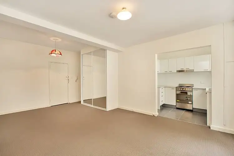 Third view of Homely studio listing, 17/3 Barncleuth Square, Potts Point NSW 2011