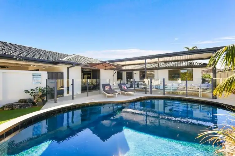 8 Tartan Court, Mermaid Waters QLD 4218