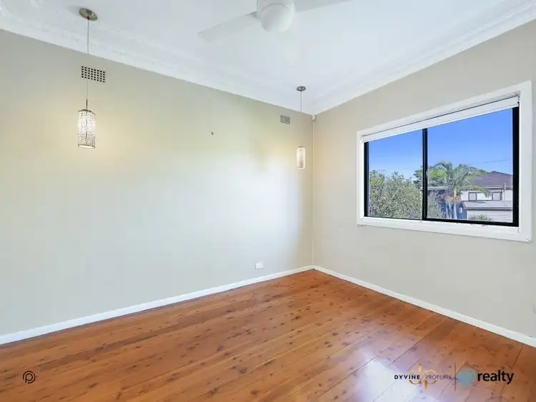 Fifth view of Homely house listing, 4 Gordon Crescent, Lake Heights NSW 2502