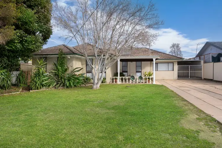 2 Marloo Crescent, Kooringal NSW 2650