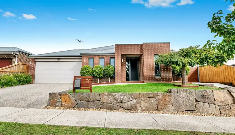 27 Gordon Boulevard, Gisborne VIC 3437