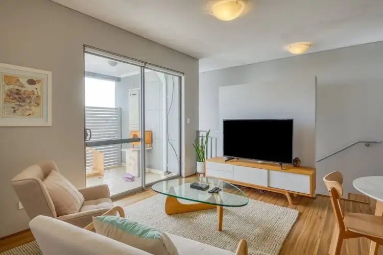 8/12 Smiths Avenue, Redcliffe WA 6104