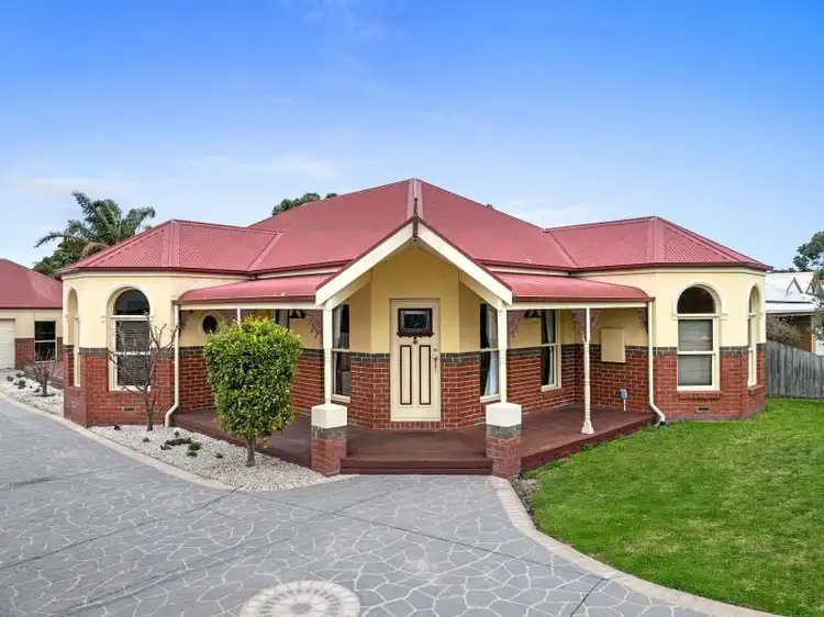 14 Heather Grove, Inverloch VIC 3996