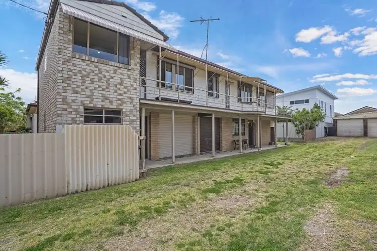 8 Maitland Street, Stockton NSW 2295