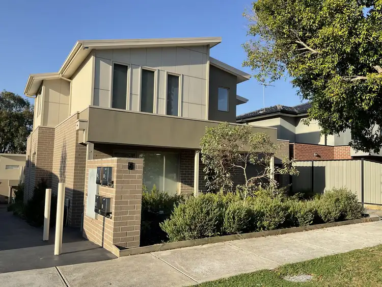 1/5 Donald Avenue, Essendon VIC 3040