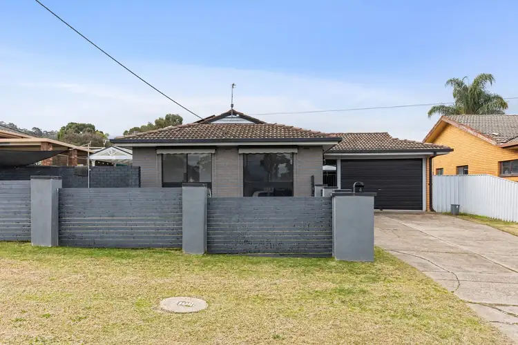 24 Merinda Crescent, Kooringal NSW 2650