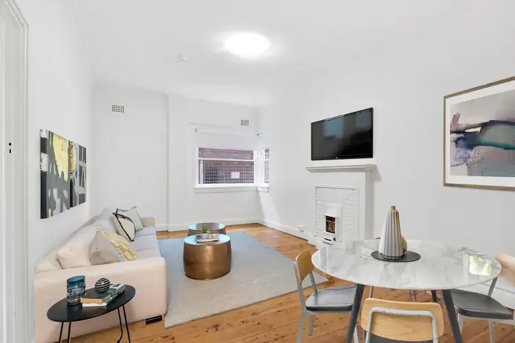 2/26 Balfour Road