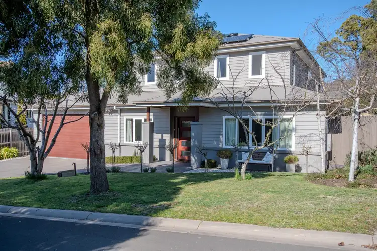 18 Gwendoline Avenue, Woodend VIC 3442
