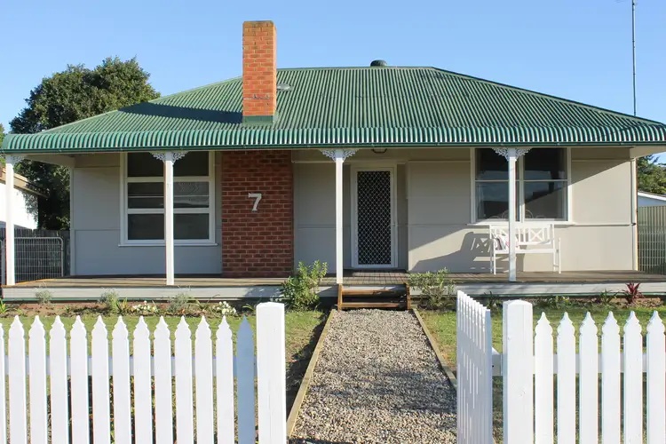 7 Tallayang St, Bomaderry NSW 2541