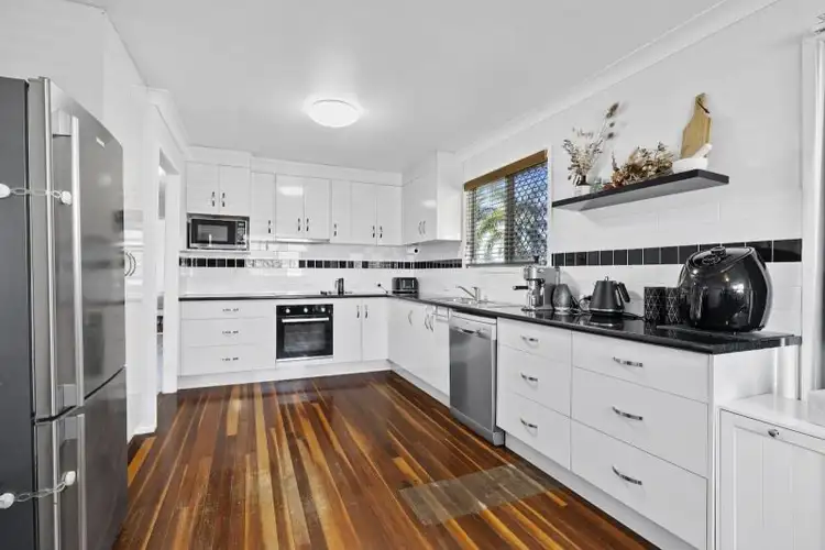 37 Hardy Avenue, Park Avenue QLD 4701