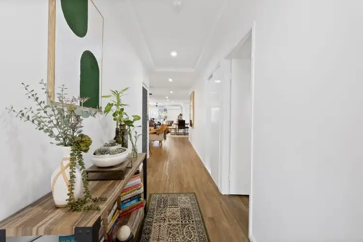 8 Collins Court, Eimeo QLD 4740