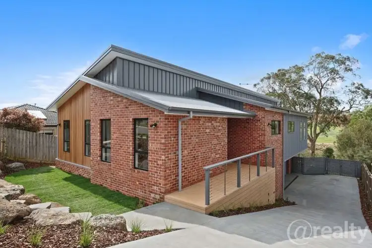8 Carbine Court, Drouin VIC 3818