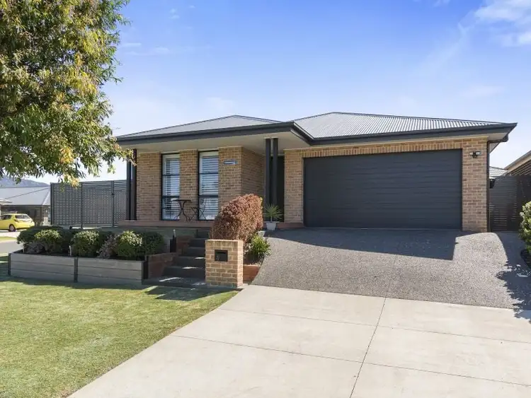 5 Markham Drive, Calderwood NSW 2527