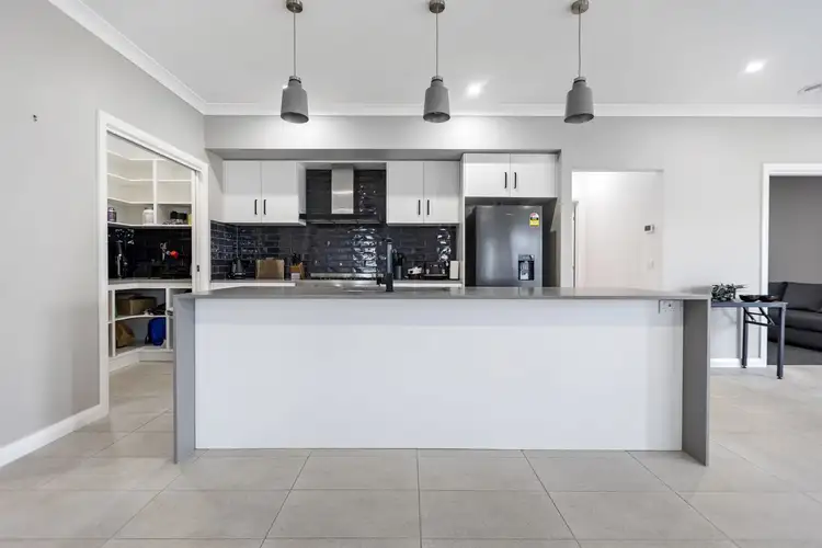 Sixth view of Homely house listing, 10 Florey Street, Lloyd NSW 2650