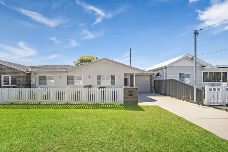 2/32 Pembroke Street, Stockton NSW 2295