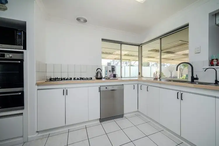 6 Dunlop Rise, Kinross WA 6028
