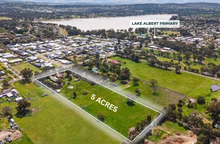 137 Main Street, Lake Albert NSW 2650