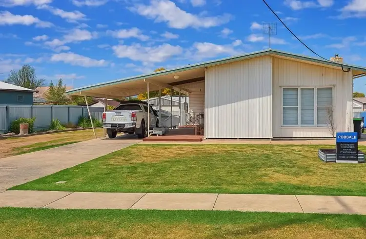 94 Napier Street, Deniliquin NSW 2710