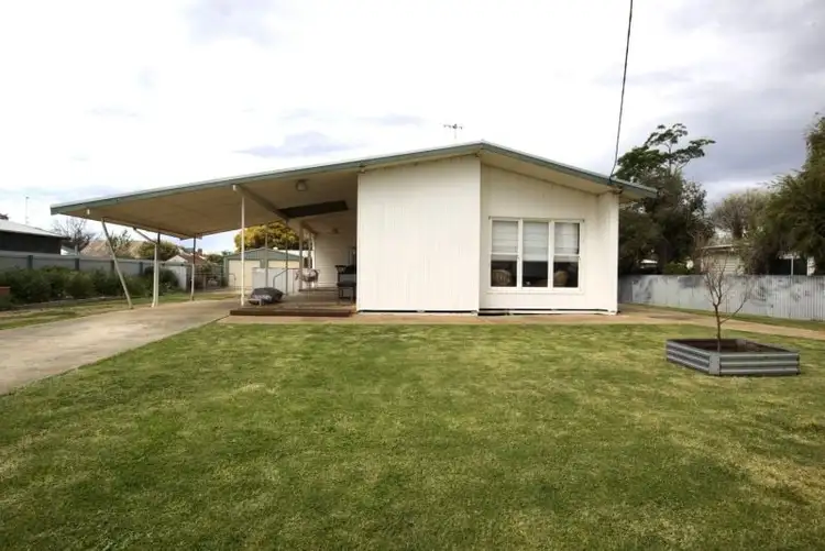 94 Napier Street, Deniliquin NSW 2710