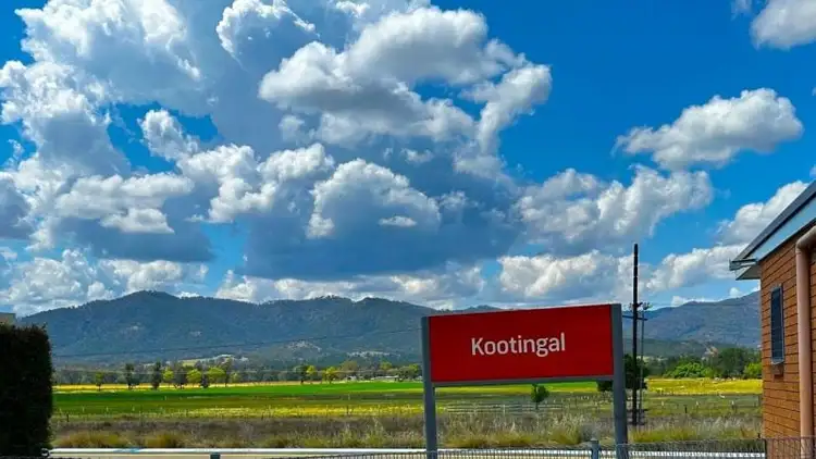 60 Station Street, Kootingal NSW 2352