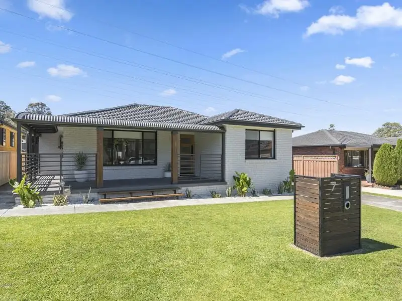 Main view of Homely house listing, 7 Dimond Avenue, Kanahooka NSW 2530