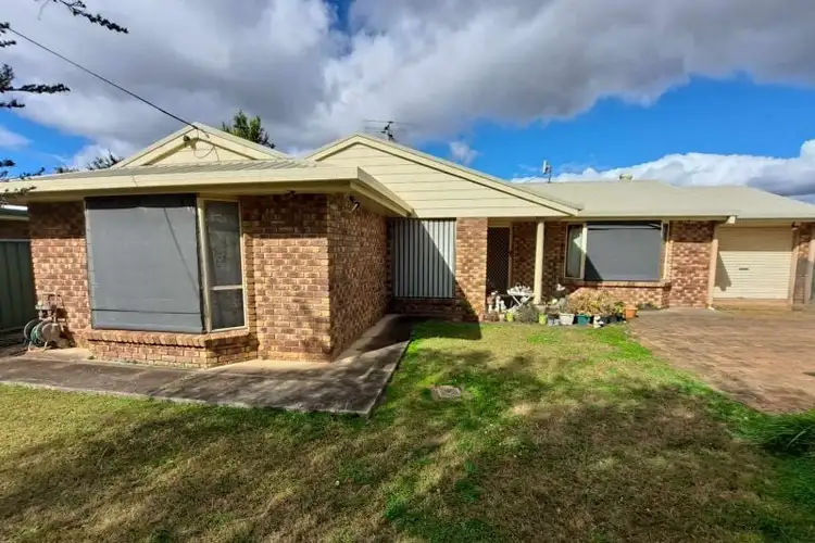 33 Railway Terrace, Crows Nest QLD 4355