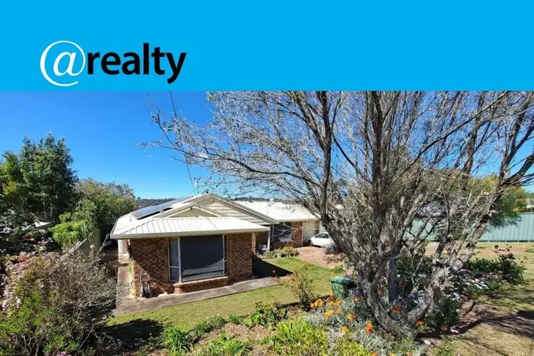 33 Railway Terrace, Crows Nest QLD 4355
