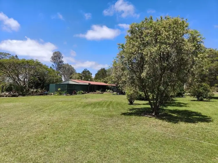 60 Western View Crescent