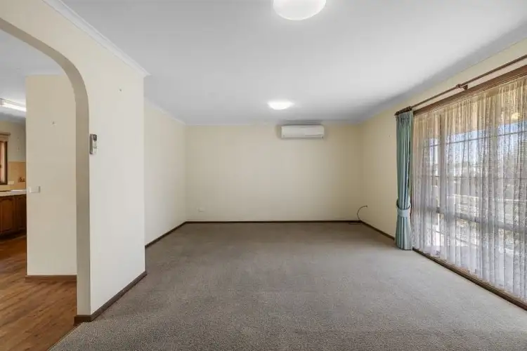 Fifth view of Homely house listing, 4 James Court, Leongatha VIC 3953