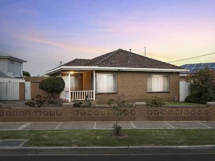 2 Frank Street, Sunshine West VIC 3020