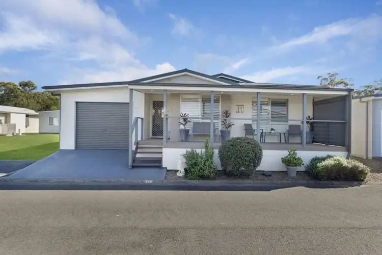 312/25 Mulloway Road, Chain Valley Bay NSW 2259