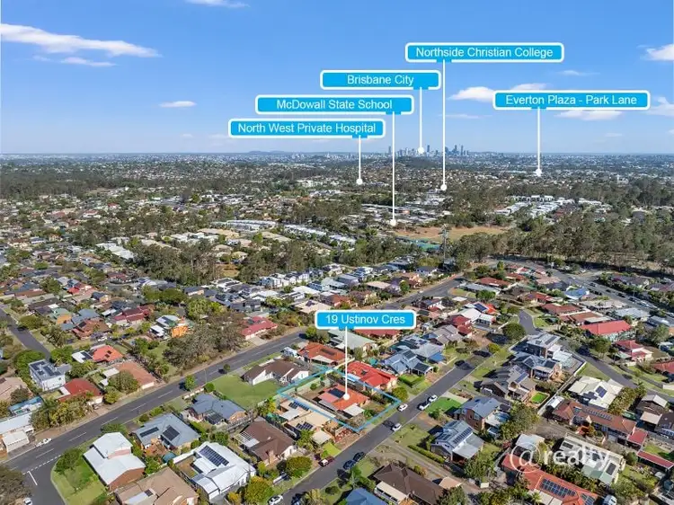 19 Ustinov Crescent, Mcdowall QLD 4053