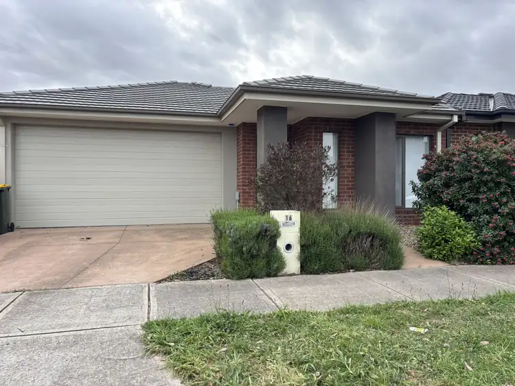 16 Sudbury St, Mickleham VIC 3064