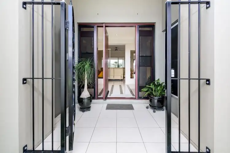 10 Topsail Circuit, Banksia Beach QLD 4507