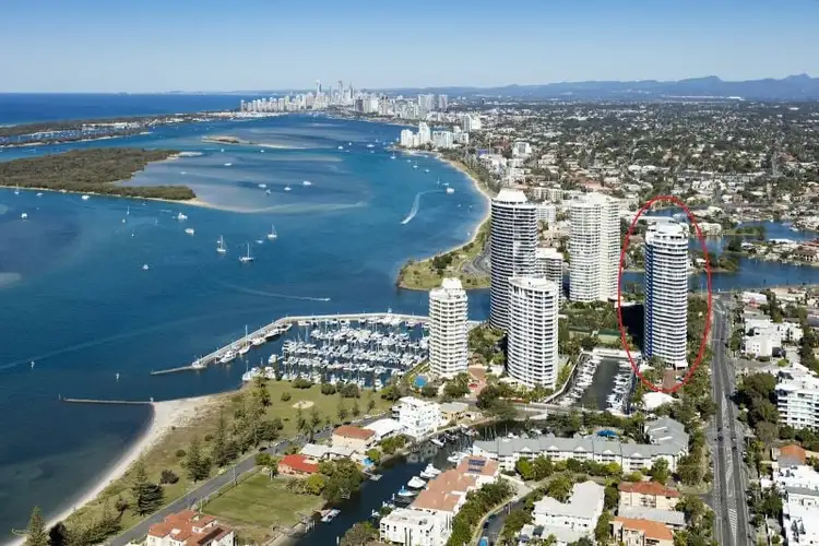 unit 4/21 Bayview Street, Runaway Bay QLD 4216