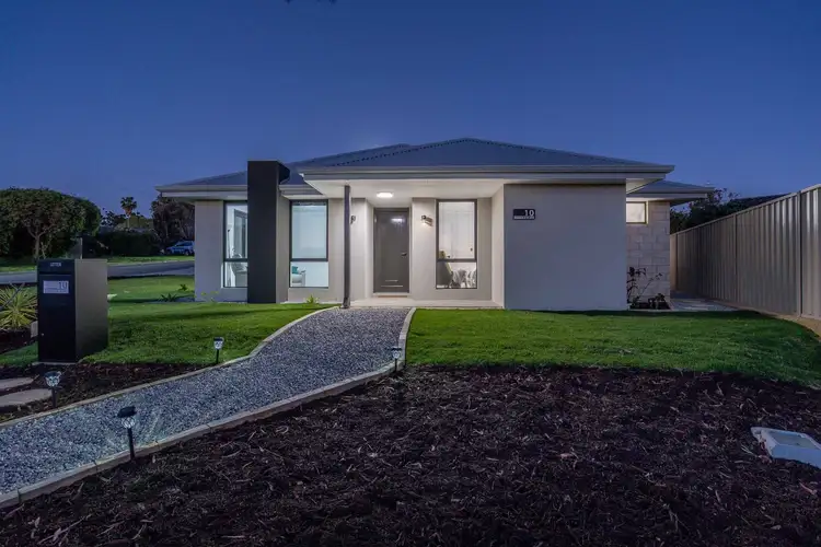 10 Dinsdale Place, Hamersley WA 6022
