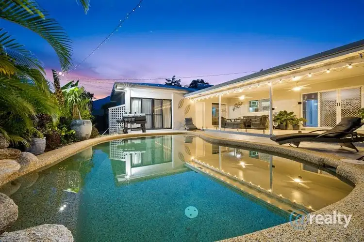 8 Speedy Close, Bentley Park QLD 4869