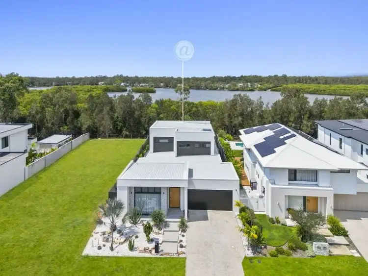 85 Lake Serenity Boulevard, Helensvale QLD 4212