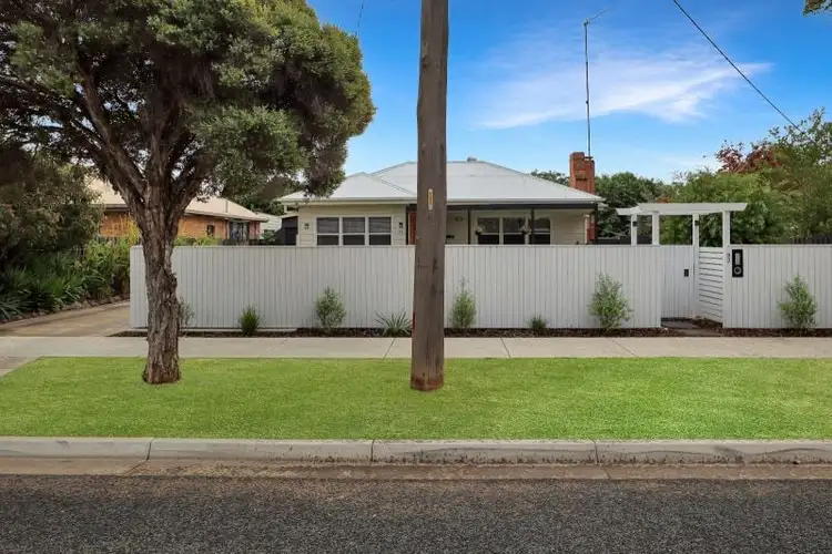 93 Crispe Street, Deniliquin NSW 2710